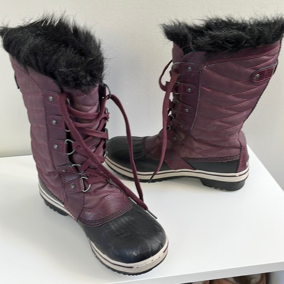 Sorel Boots - Picture 1 of 6